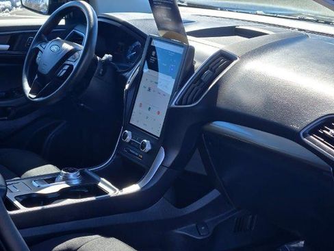 Certified 2024 Ford Edge SE w/ Black Appearance Package AWD/4WD image 8