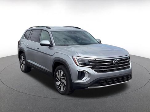 Used 2026 Volkswagen Atlas SE AWD/4WD image 3