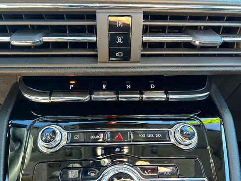 Used 2022 Lincoln Corsair AWD w/ Premium Package image 25