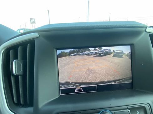 Certified 2024 GMC Terrain SLE w/ Driver Convenience Package FWD image 17