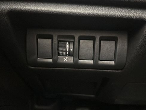 Used 2025 Subaru Outback Premium w/ Popular Package #1A image 10