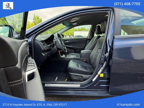 Used 2017 Toyota Camry XLE FWD image 11