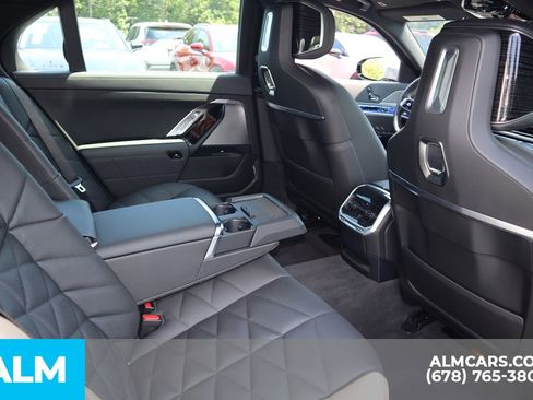 Used 2025 BMW 740i w/ Premium Package image 27