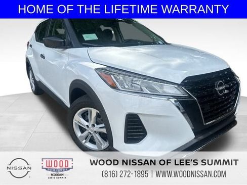 New 2025 Nissan Kicks Play S image 1