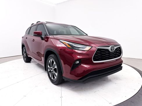 Used 2023 Toyota Highlander XLE image 13