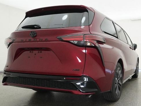 New 2026 Toyota Sienna XSE FWD image 24