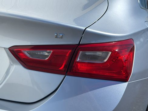 Used 2018 Chevrolet Malibu LT FWD image 7