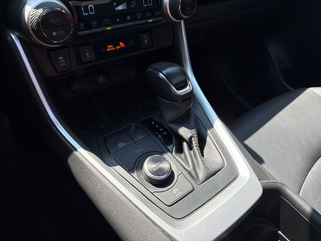 Used 2023 Toyota RAV4 XLE Premium AWD/4WD image 34