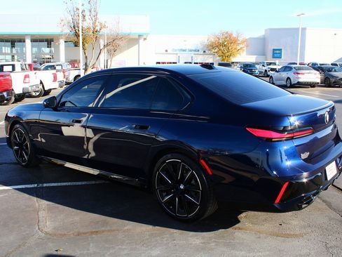 Used 2025 BMW 760i xDrive w/ Executive Package image 11