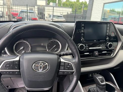 Used 2022 Toyota Highlander Limited AWD/4WD image 14