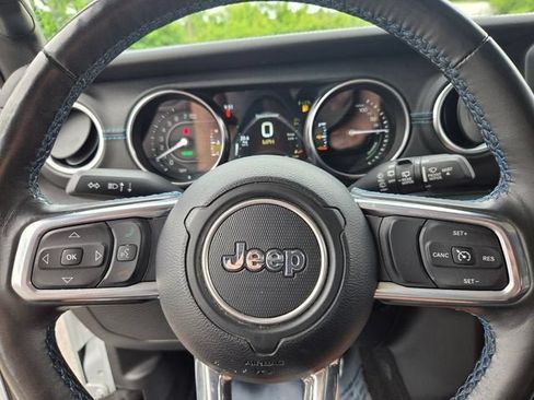 Used 2023 Jeep Wrangler Unlimited Rubicon 4xe w/ Cold Weather Group AWD/4WD image 32
