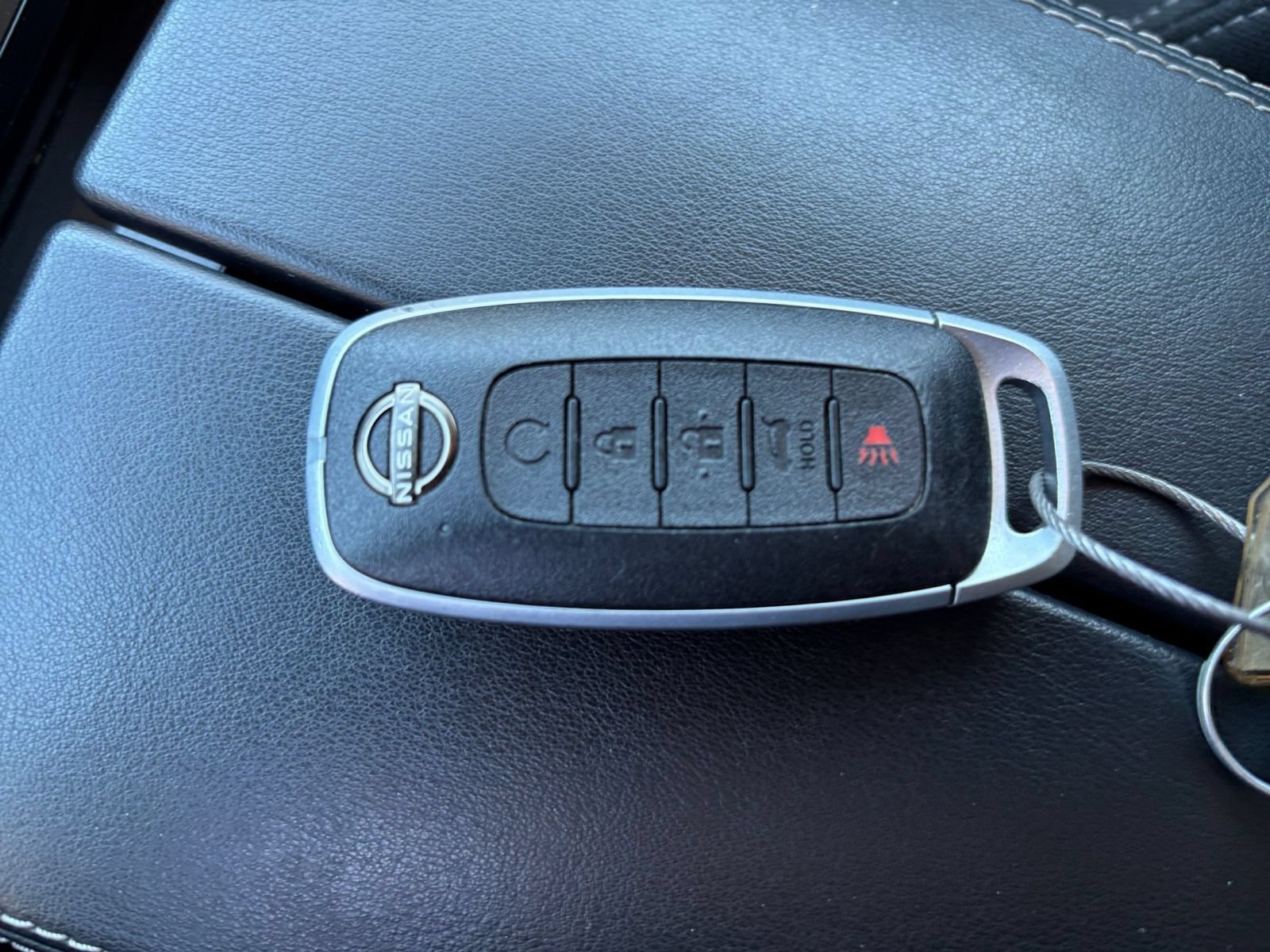 Used 2025 Nissan Rogue SV AWD/4WD image 26