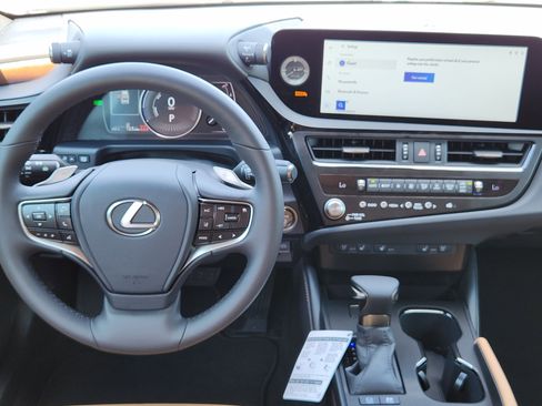 New 2025 Lexus ES 300h w/ Premium Package image 23