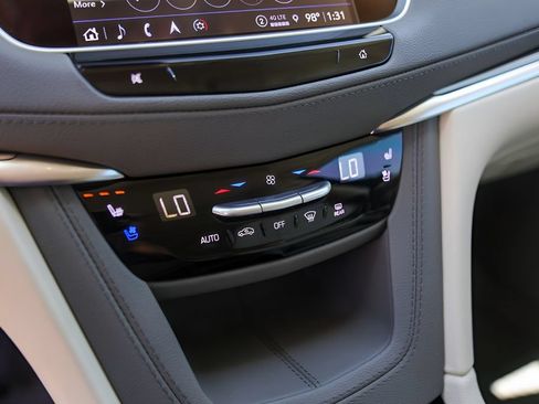 Certified 2026 Cadillac XT5 Premium Luxury w/ Driver Assist Package FWD image 18