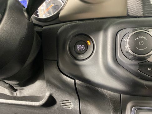 Used 2020 Jeep Wrangler Unlimited Sport S AWD/4WD image 24