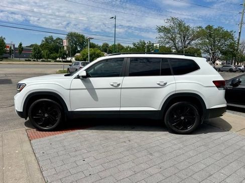 Certified 2023 Volkswagen Atlas SE w/ Panoramic Sunroof Package AWD/4WD image 4