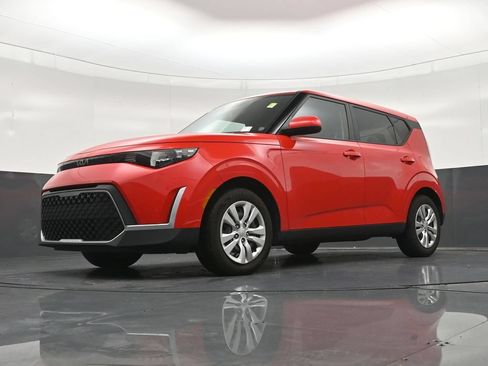Used 2023 Kia Soul LX FWD image 23