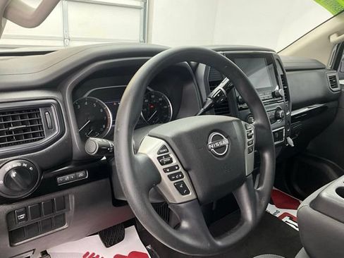 Used 2024 Nissan Titan SV AWD/4WD image 14