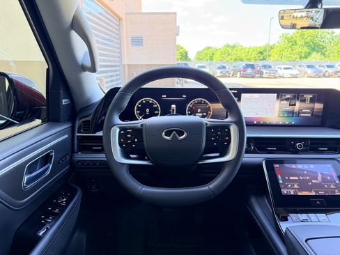 Used 2025 INFINITI QX80 Luxe RWD image 15