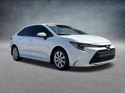 Used 2024 Toyota Corolla LE FWD image 3