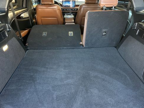 Used 2023 Lincoln Nautilus Reserve w/ Equipment Group 202A image 14