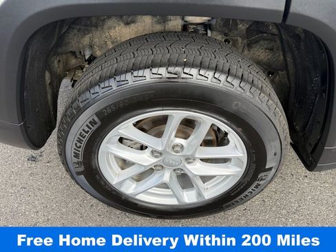 Certified 2024 Jeep Grand Cherokee Laredo X w/ Trailer Tow Package image 13