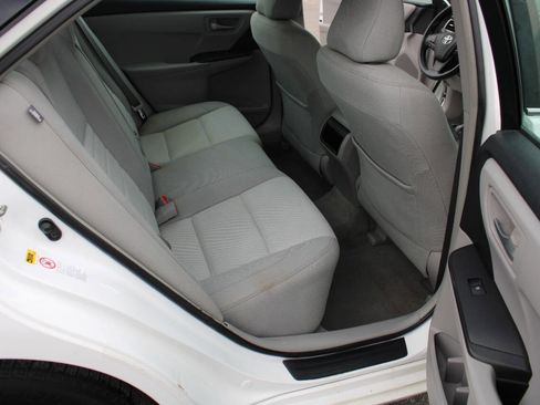 Used 2016 Toyota Camry LE image 35