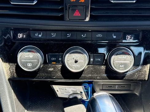 Used 2021 Volkswagen Jetta R-Line w/ R-Line Cold Weather Package FWD image 30
