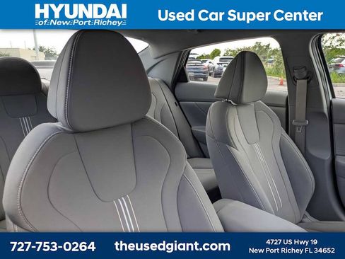 Certified 2024 Hyundai Elantra SEL FWD image 6
