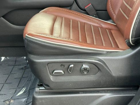 Used 2023 GMC Yukon Denali Ultimate image 22