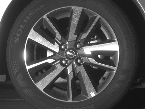 Used 2025 Nissan Versa SV image 13