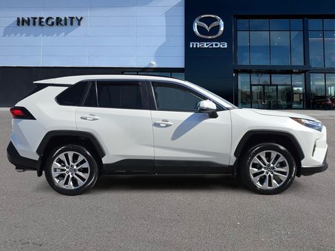 Used 2023 Toyota RAV4 XLE Premium FWD image 3