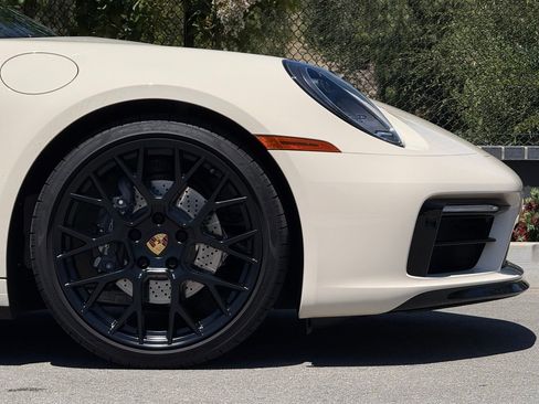 Certified 2024 Porsche 911 Targa 4 image 12