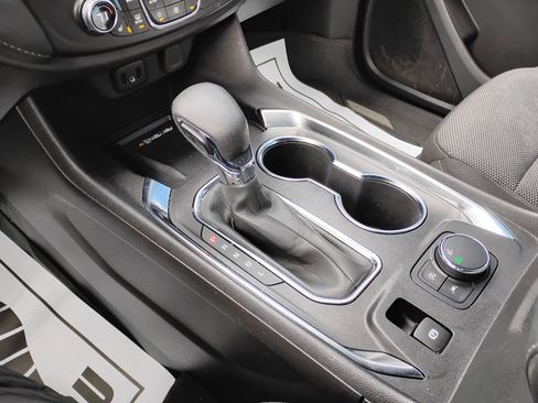 Used 2023 Chevrolet Traverse LT image 13