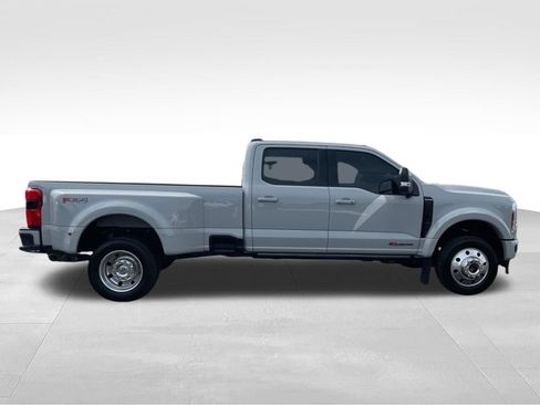 Used 2025 Ford F450 Platinum w/ FX4 Off-Road Package AWD/4WD image 9