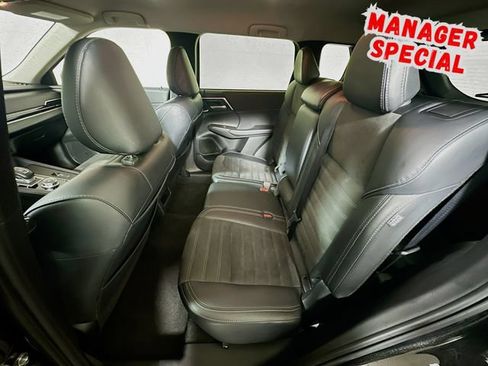 Used 2024 Mitsubishi Outlander SE FWD image 22