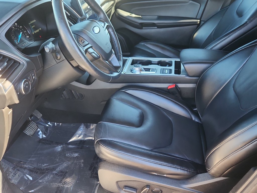 Used 2022 Ford Edge Titanium AWD/4WD image 7
