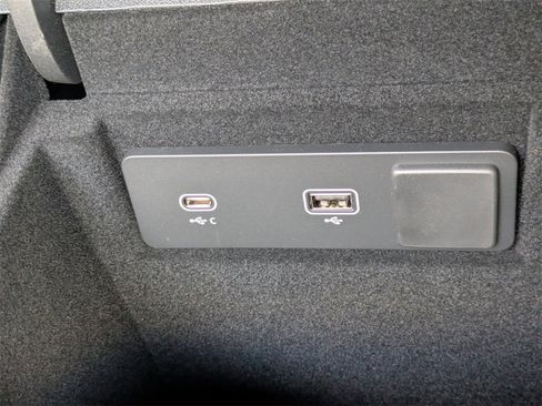 New 2026 Jaguar F-PACE SVR image 26