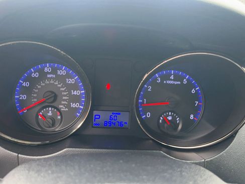 Used 2011 Hyundai Genesis 3.8 image 11