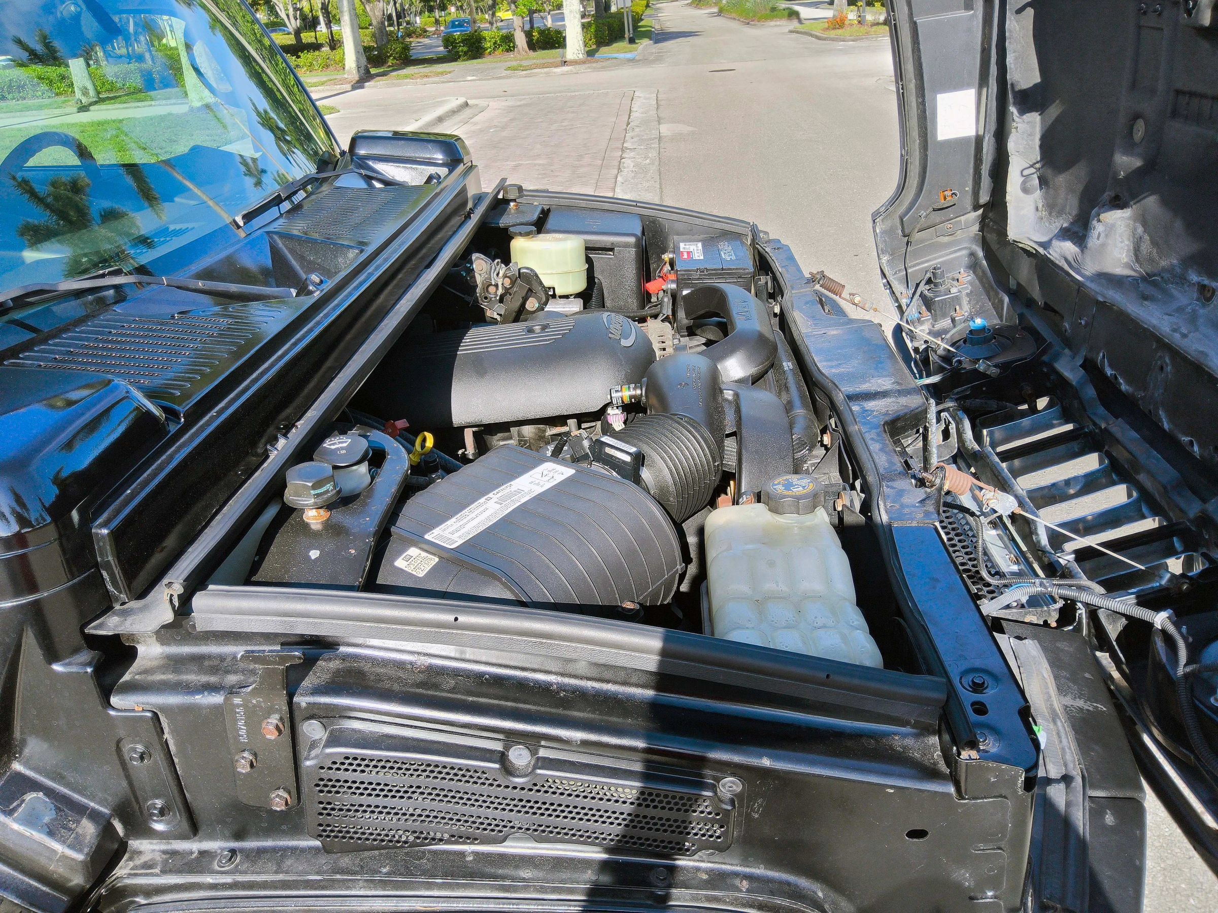 Used 2003 HUMMER H2 w/ Preferred Equipment Group AWD/4WD image 38