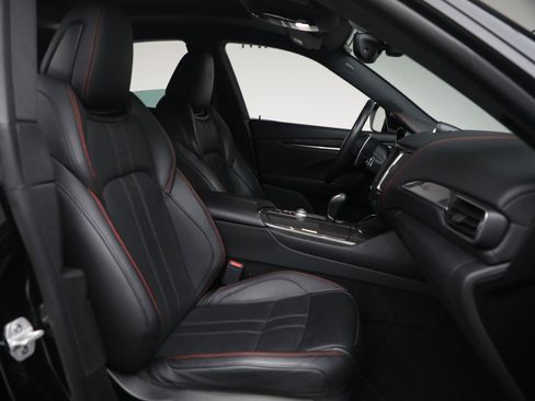 Used 2018 Maserati Levante S GranSport image 18