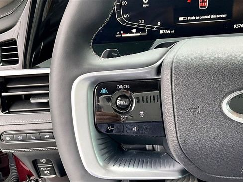 Certified 2025 INFINITI QX80 Luxe image 26