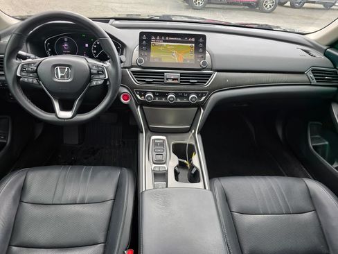 Used 2018 Honda Accord Touring image 5
