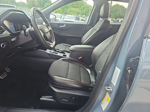 Used 2024 Ford Escape ST-Line w/ Tech Pack #1 AWD/4WD image 9