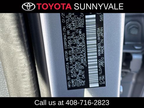 Used 2025 Toyota Prius LE image 30