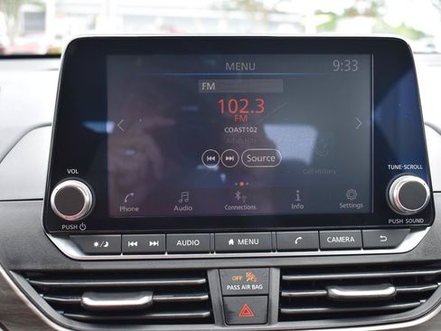 Used 2024 Nissan Altima 2.5 SV FWD image 33