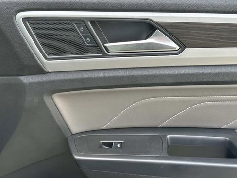 Used 2023 Volkswagen Atlas SE w/ Black Wheel Package image 15