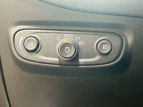 Used 2024 Chevrolet Equinox Premier AWD/4WD image 10