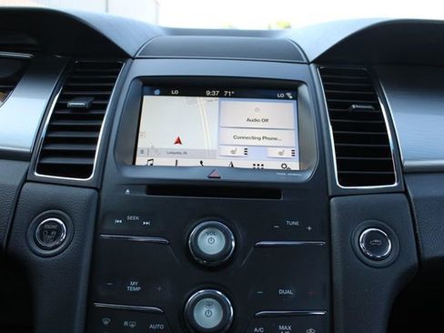 Used 2018 Ford Taurus SEL w/ Equipment Group 201A FWD image 15