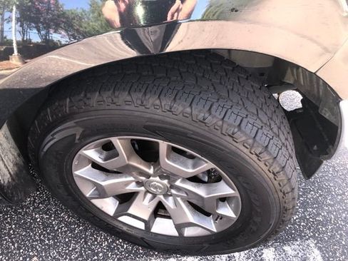 Used 2019 Nissan Frontier SL RWD image 4